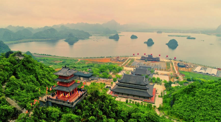 Tour du lịch Ch&ugrave;a B&aacute;i Đ&iacute;nh Ninh B&igrave;nh Tam Ch&uacute;c H&agrave; Nam 2 ng&agrave;y 1 đ&ecirc;m