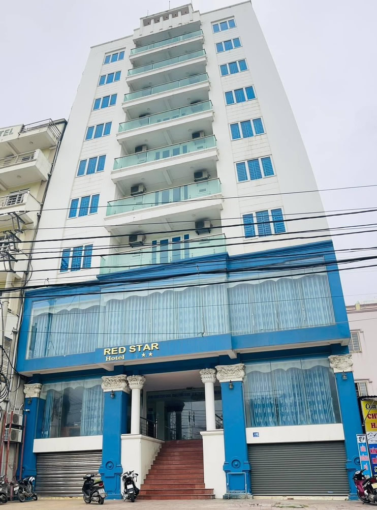 Kh&aacute;ch sạn Red Star Cửa L&ograve;